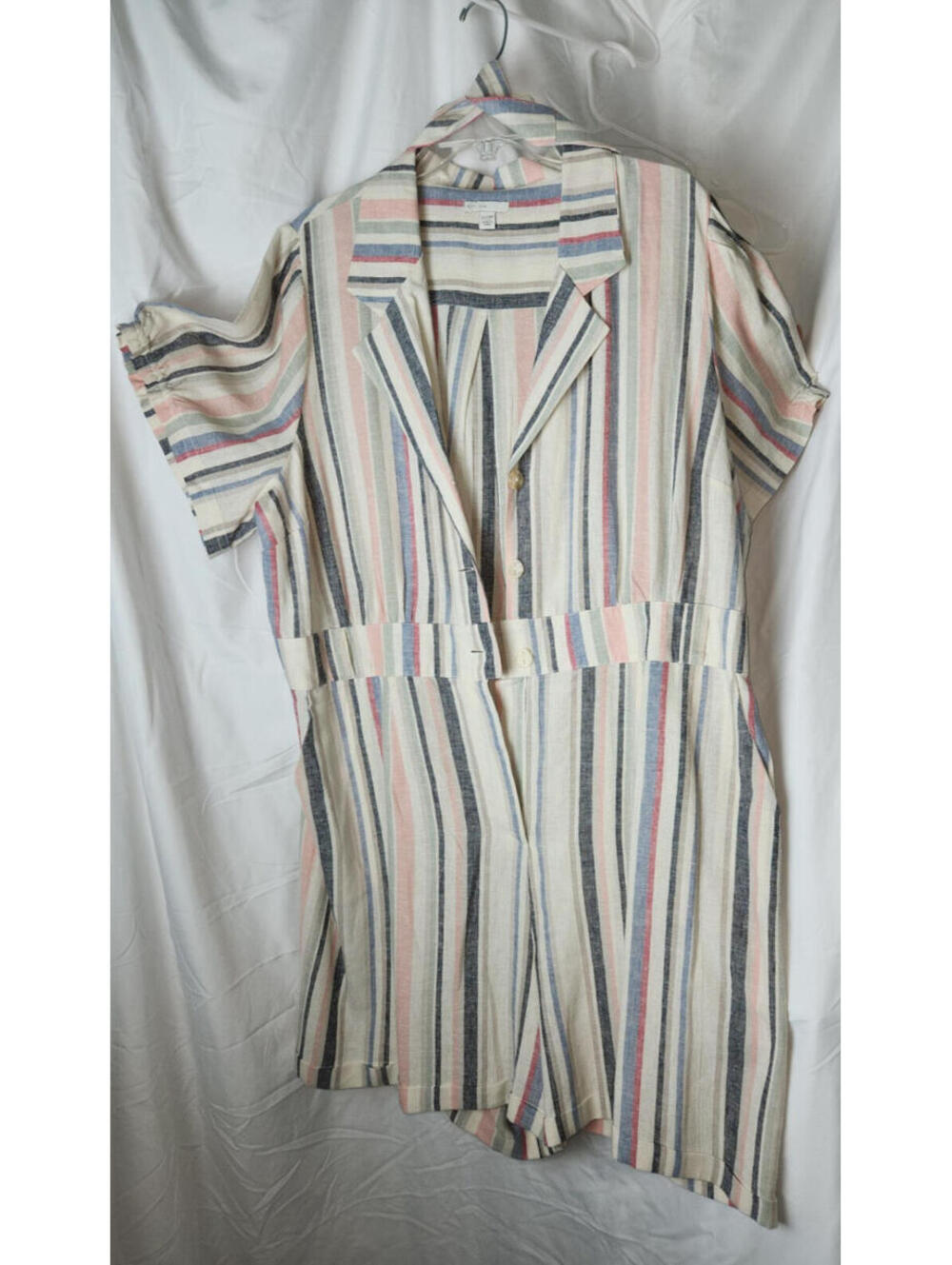 Womes short Jumpsuit W/Belt, Collard, Short Sleeved, Pockets, Size 22/24